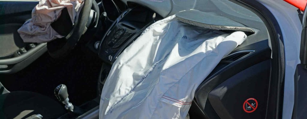 Airbagletsel, letsel door airbag, airbag verwonding, schadevergoeding airbaglestel, airbag letsel, letselschade airbag