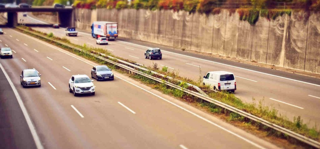 aanrijding bi het inhalen, regels inhalen, botsing inhalen, schadevergoeding aanrijding inhalen, schadeclaim aanrijding bij inhalen,