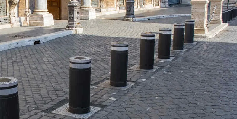 aanrijding zakpaal, schadevergoeding zakpaal, aanrijding poller, schadeclaim poller, gevaarlijke poller