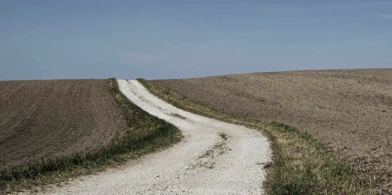 zand op de weg, modder op de weg, ongeval zand modder op de weg, van fiets gevallen door zand op de weg, slippen door zand of modder