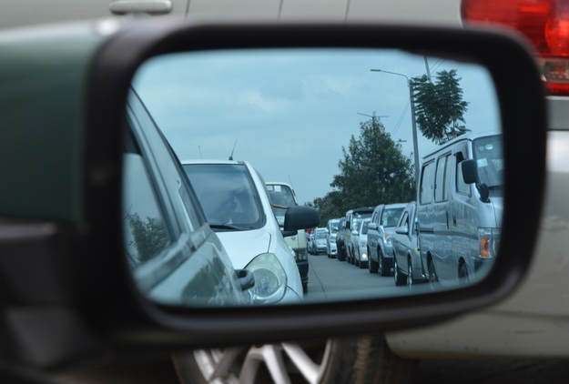 Aanrijding afslaande en inhalende auto, Rechtbank Rotterdam 5 februari 2024, ECLI:NL:RBROT:2024:663