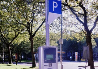 Letselschade door struikelen in groenstrook