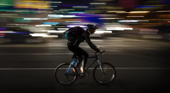 aanrijding onverlichte fietser, aanrijding onverlichte fietser auto, aanrijding onverlichte fietser fietser voetganger, schadevergoeding aanrijding onverlichte fietser