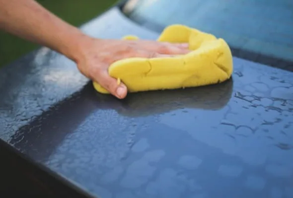 Autoschade bij gebruik wasbox,Rechtbank Midden-Nederland 7 mei 2025, ECLI:NL:RBMNE:2025:2236, aansprakelijkheid carwash, autoschade bij wasse