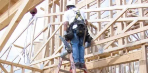 Is de werkgever aansprakelijk als een werknemer van een ladder valt, Rechtbank Limburg 28 mei 2025, ECLI:NL:RBLIM:2025:5163