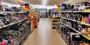 Transport dolly in supermarkt niet bewust waargenomen, Gerechtshof 's-Hertogenbosch 22 juli 2025, ECLI:NL:GHSHE:2025:2062