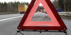 Letsel bij zij aanrijding met stilstaande auto op vluchtstrook, aanrijding vluchtrook, ongeluk vluchtstrook, Rechtbank Midden-Nederland 12 november 2025, ECLI:NL:RBMNE:2025:7741